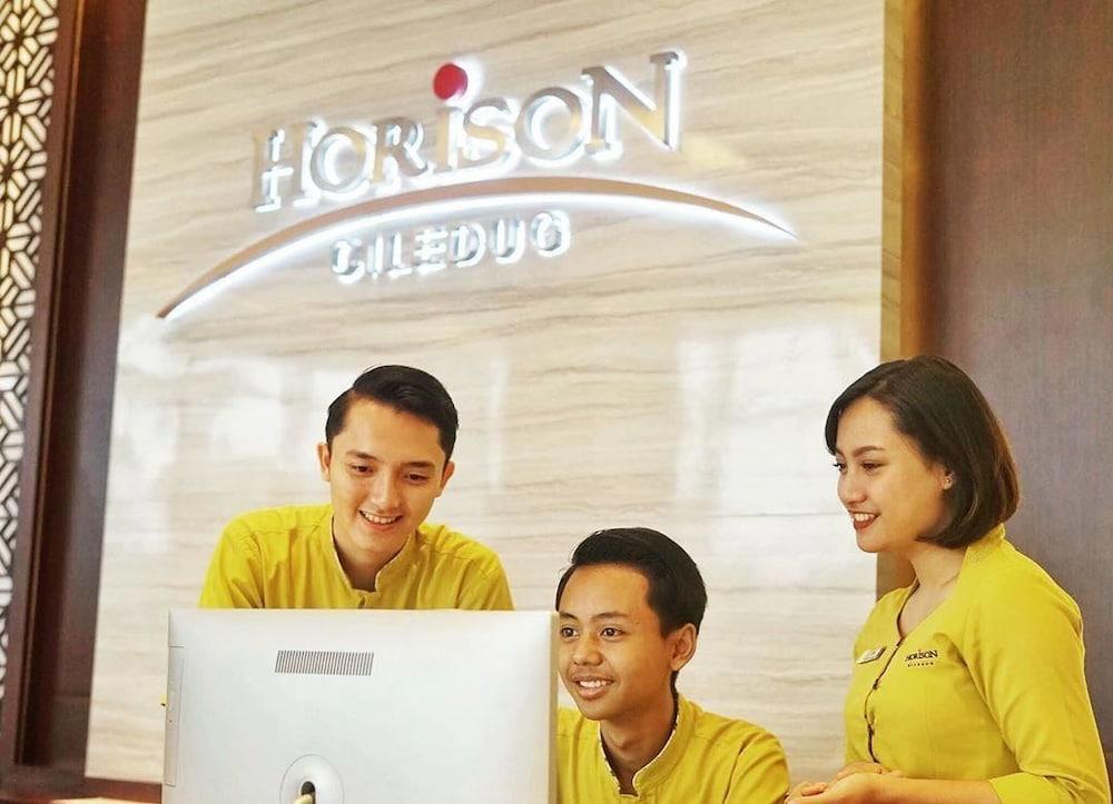 Horison Ciledug Giacarta Esterno foto